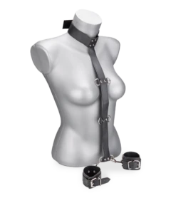 Attache Cou Et Poignets 3 Niveaux En Similicuir -Magasin De Jouets Sexuels attache cou et poignets 3 niveaux en similicuir 4