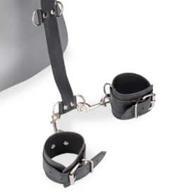 Attache Cou Et Poignets 3 Niveaux En Similicuir -Magasin De Jouets Sexuels attache cou et poignets 3 niveaux en similicuir 6